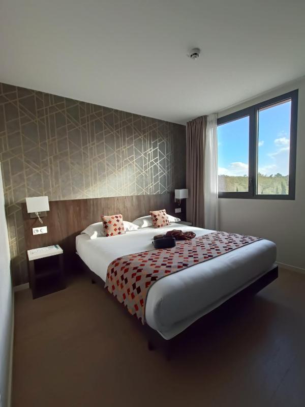 Double Room image 3