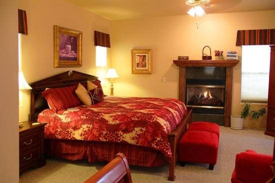 King Room with Balcony image 2