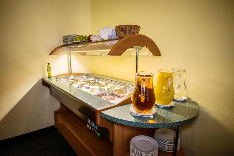 Hotel City Bell - image 8