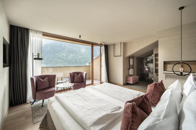 Superior Double Room image 4