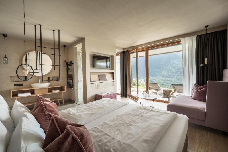 Superior Double Room image 1