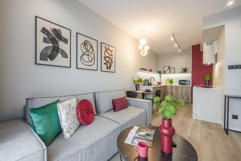 Emihouse Riverside Apartments - image 13