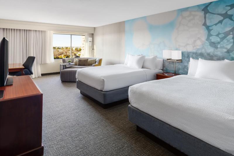 Guest room, 2 Queen, High floor image 1