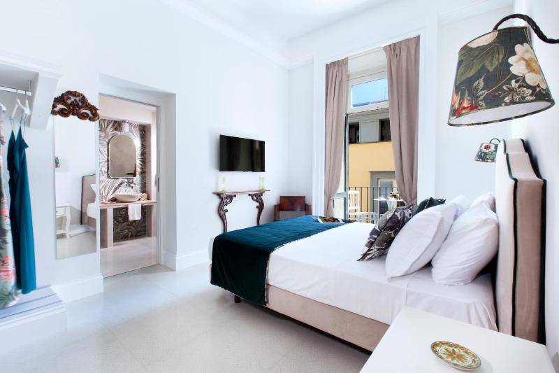 Grace Suites Sorrento - image 43