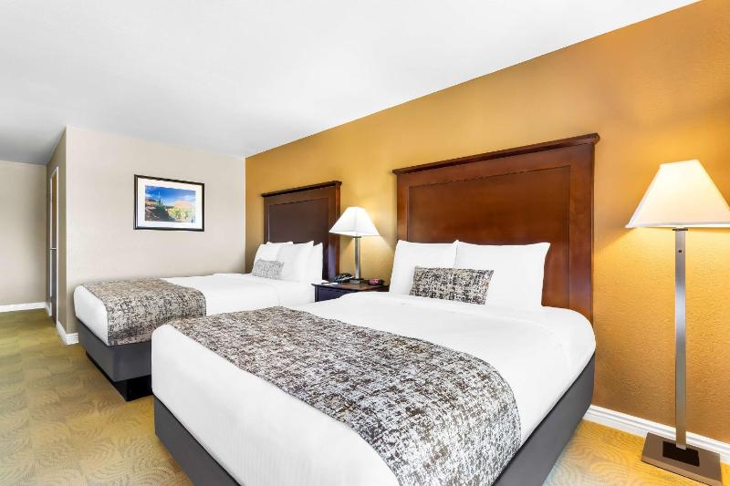 Queen Room with Two Queen Beds - Disability Access/Bathtub image 1