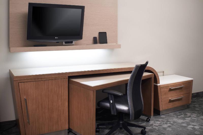 Executive King Room image 3