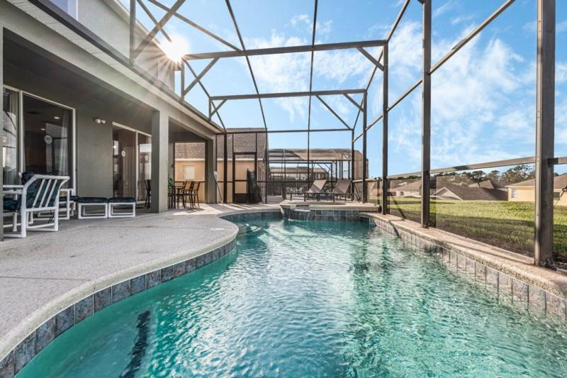 Emerald Island Large 8 Bed Home Golf Resort villa - image 31