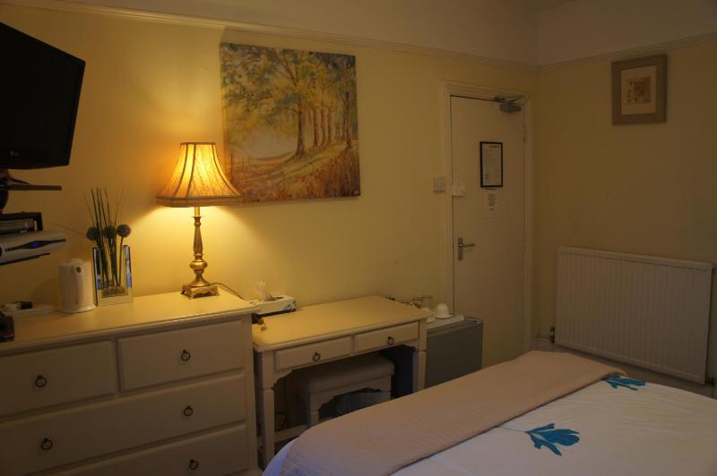 Double Room image 2