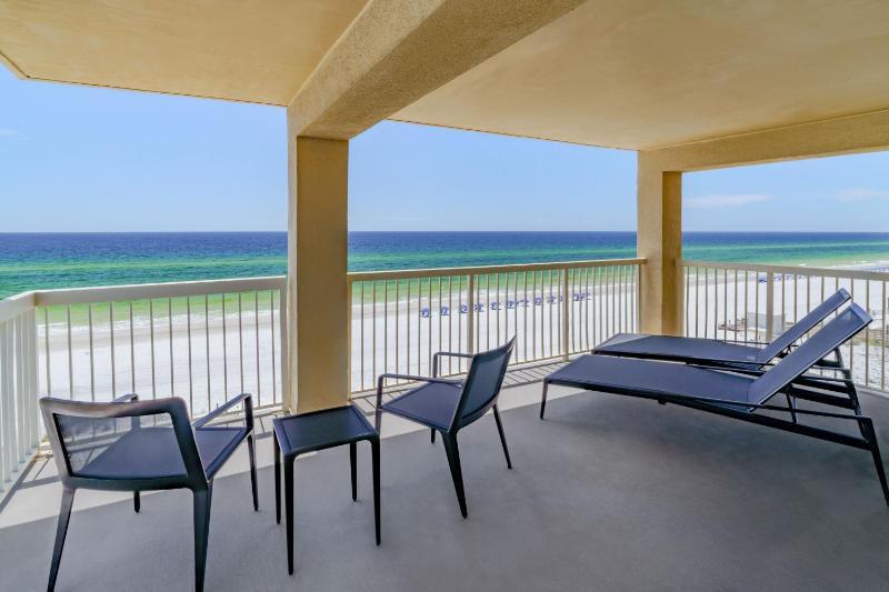 King Suite with Balcony and Gulf View image 3