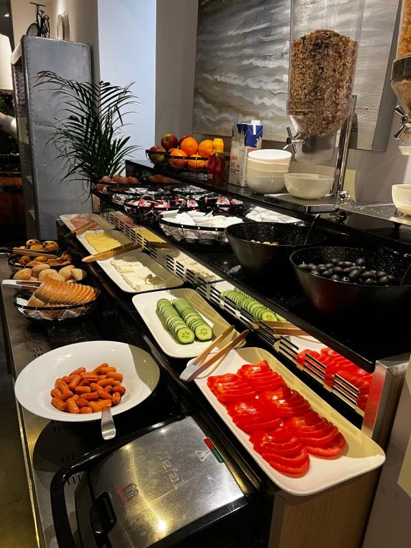 Basic Double Room image 4