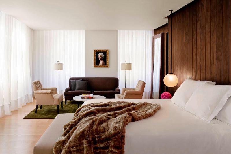 Berners Suite, Suite, 1 King, Corner room image 4