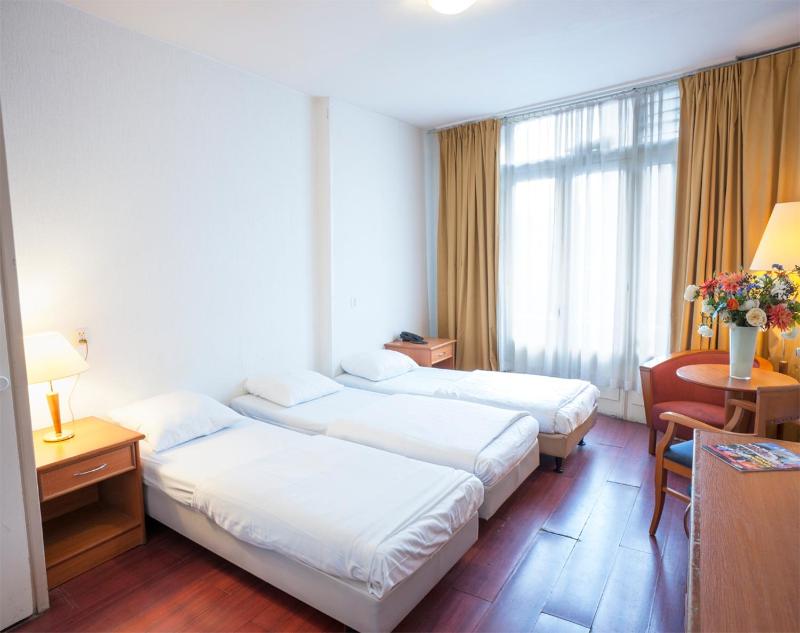 Triple Room image 2