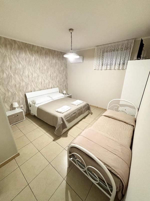 Triple Room with Private Bathroom image 3