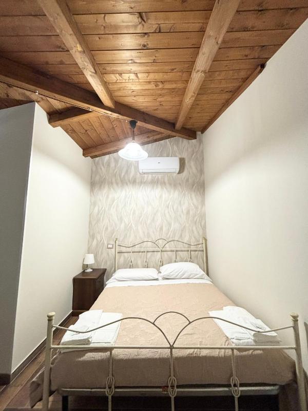 Triple Room with Private Bathroom image 4