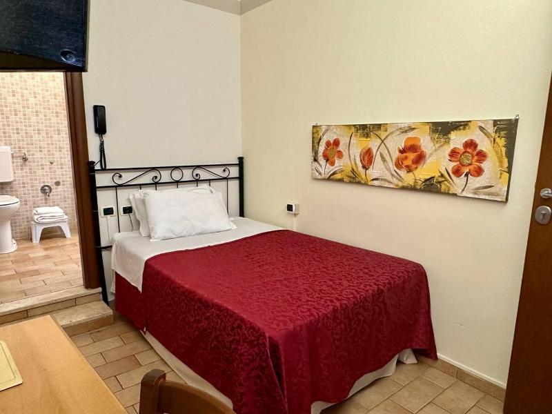 Single Room image 2