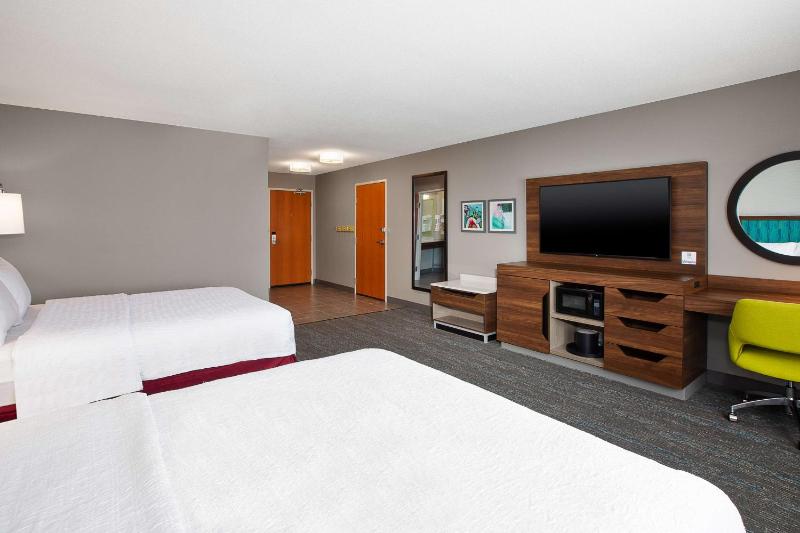 Queen Room with Two Queen Beds - Mobility Access/Non-Smoking image 1