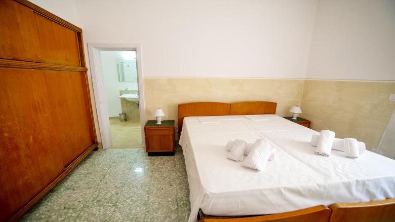 Superior Twin Room with Sea View image 4