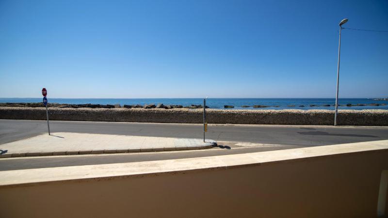 Superior Twin Room with Sea View image 3