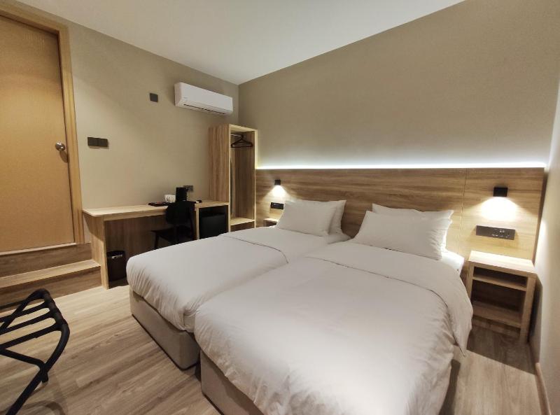 Nuvo Hotel - image 1