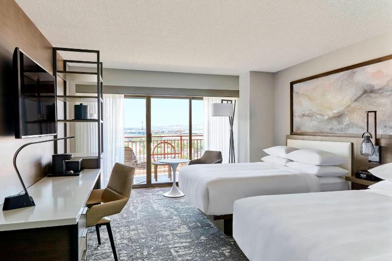 Marriott Phoenix Airport - image 3