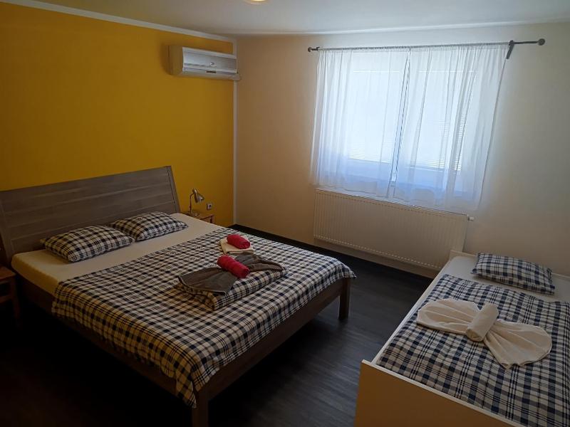 Deluxe Double Room with Extra Bed image 1
