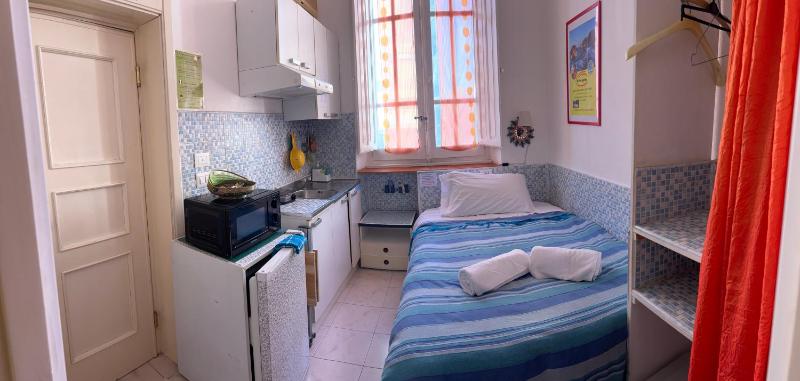Double Room with Private Bathroom image 1