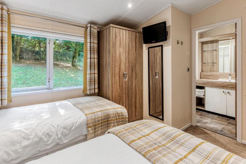 Two-Bedroom Standard Apartment image 2