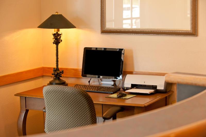 Radisson Hotel Phoenix Airport - image 18