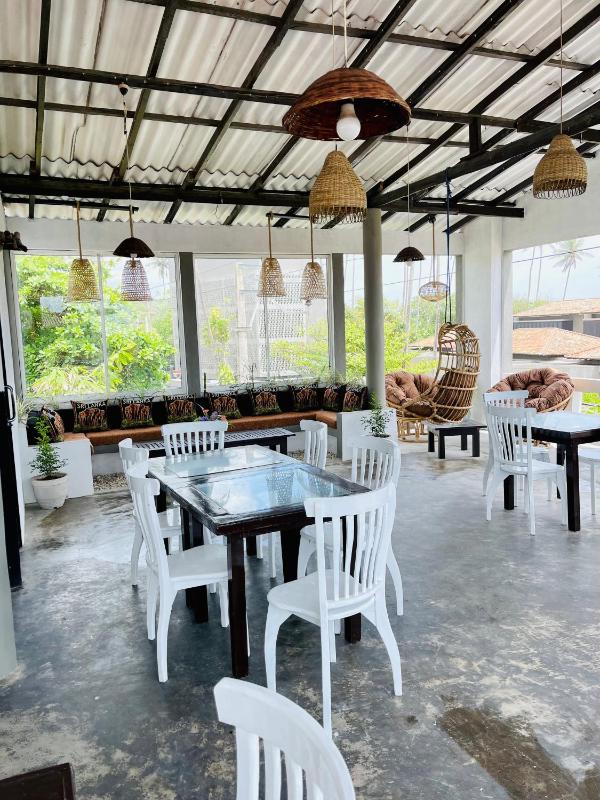 Cocoplant Surf Inn - image 3