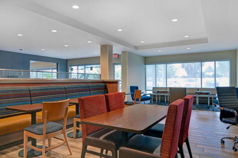 TownePlace Suites by Marriott Jacksonville East - image 9