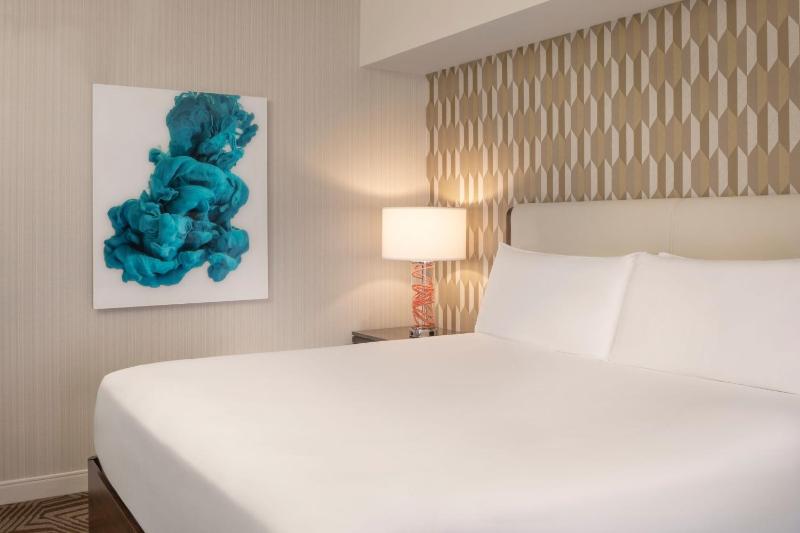 King Room image 3