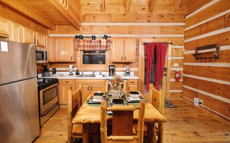 Highland Hideaway - Pet Friendly with Modern Vibes - image 5