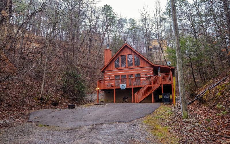 Highland Hideaway - Pet Friendly with Modern Vibes - image 8