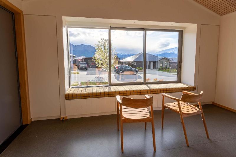 Sunny & Spacious on Scurr Terrace - image 8