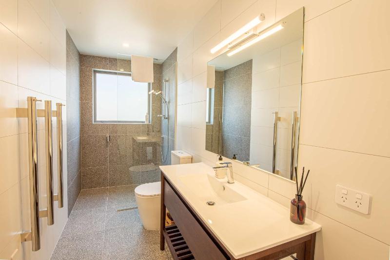 Sunny & Spacious on Scurr Terrace - image 11
