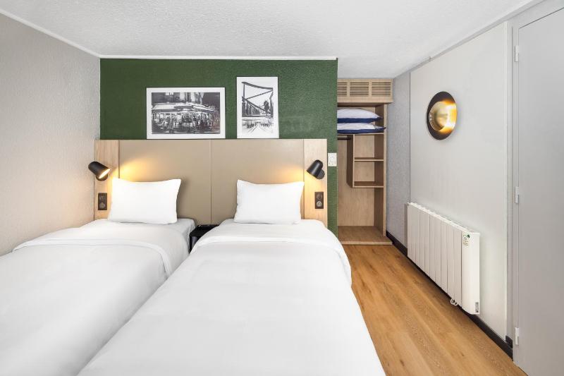 Standard Room - 2 Single Beds image 4