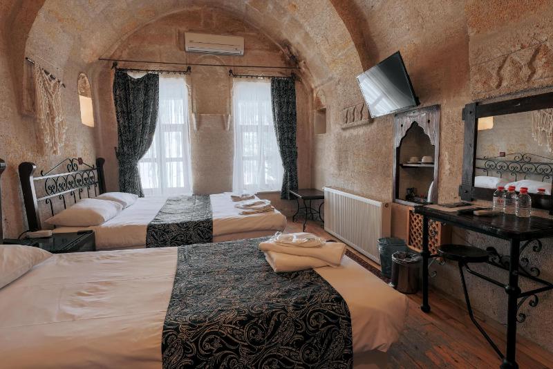Standard Triple Room image 1