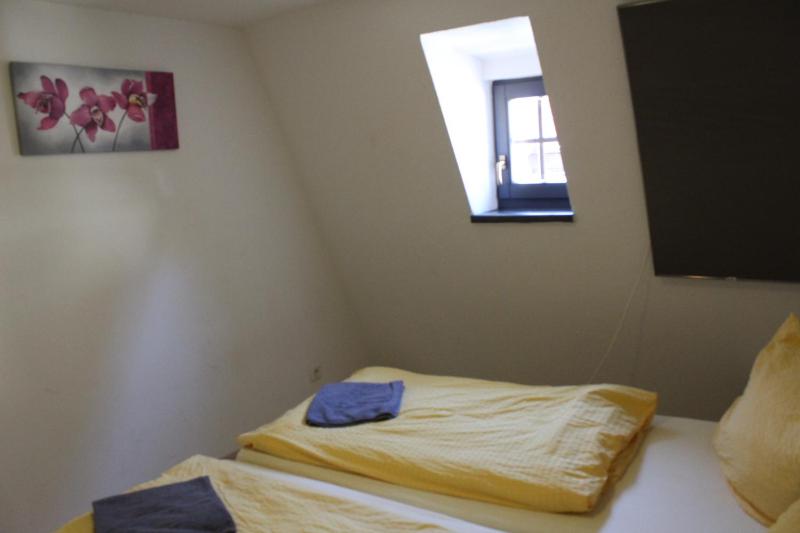 One-Bedroom Apartment image 4