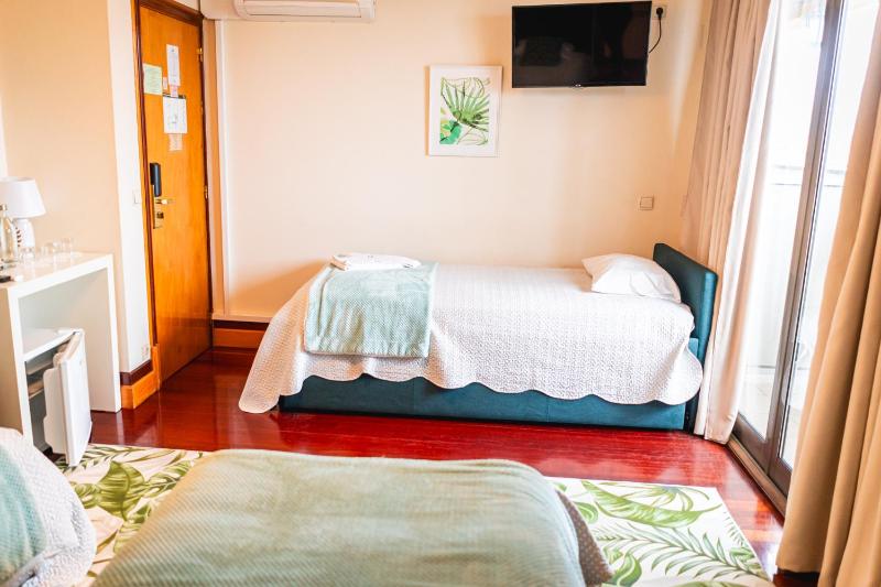 Classic Quadruple Room image 1