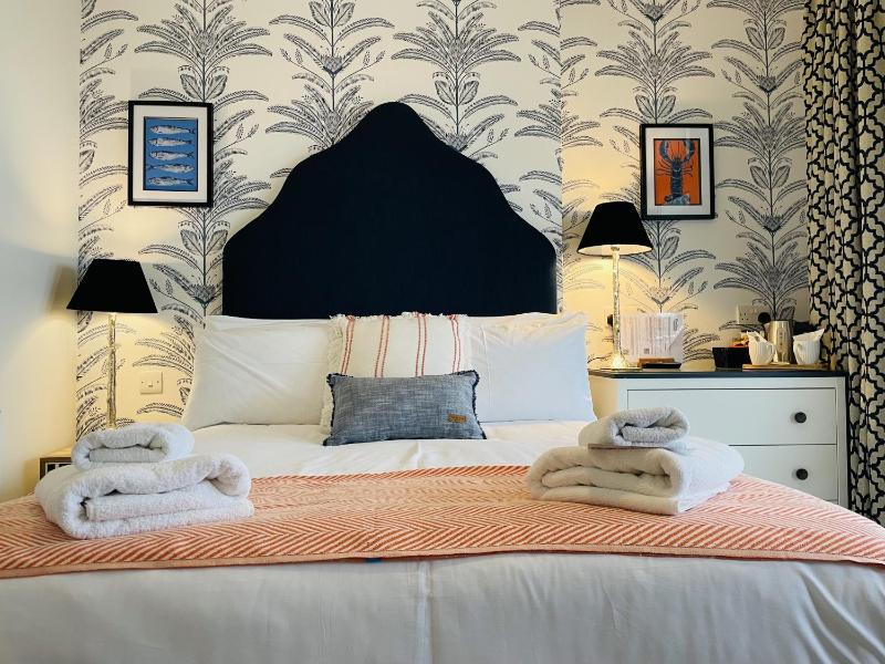 Double Room with Balcony and Sea View image 2