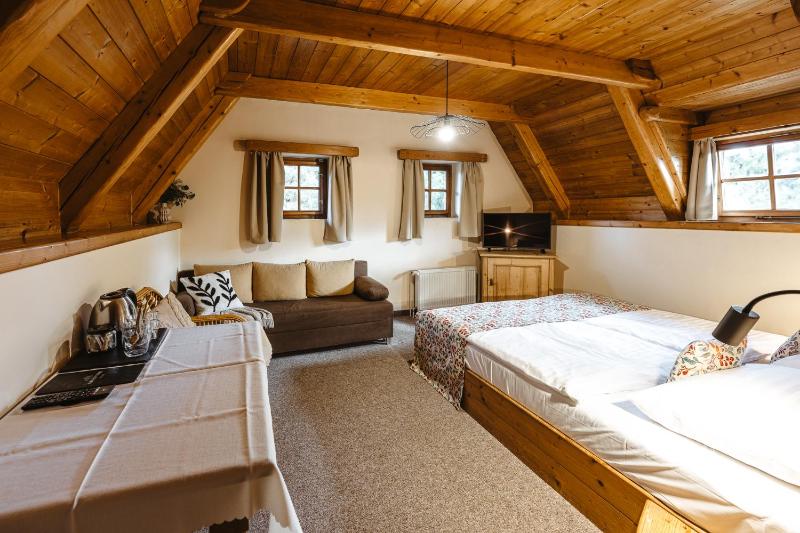 Two-Bedroom Suite (4 guests) image 1