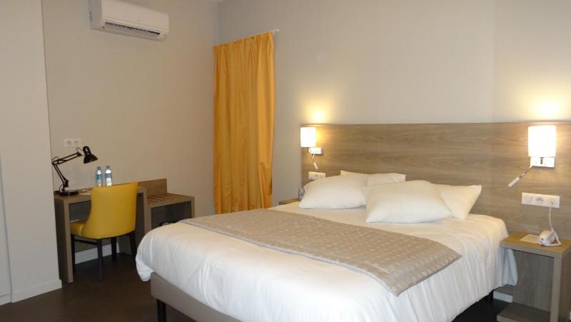 Superior Double Room - Disability Access image 1