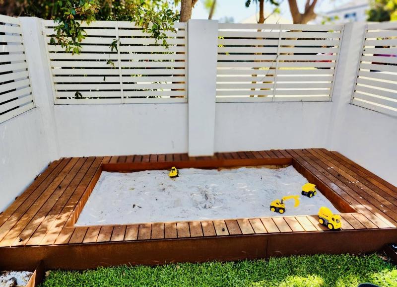 Coastal Charm 2 Bedroom with Space to Move - image 14