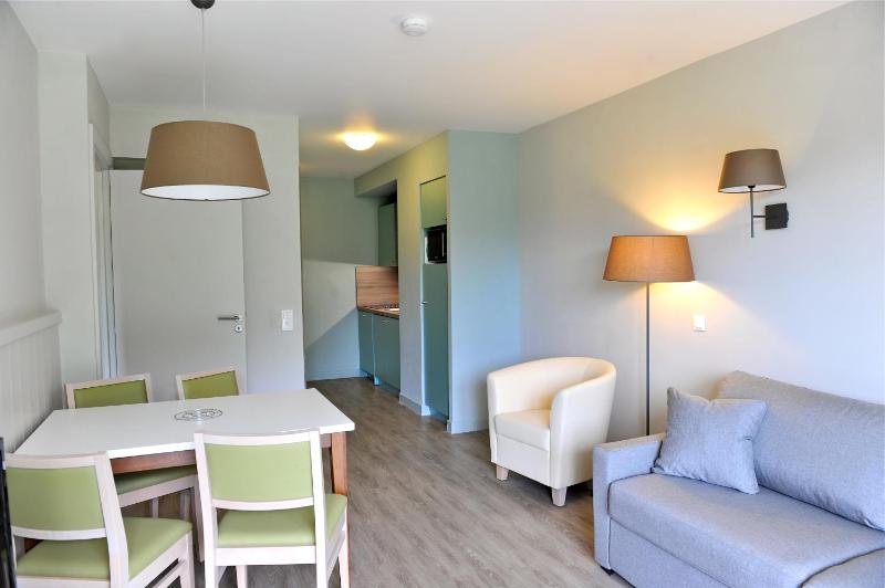 Suite (4 Adults) Forest View image 3