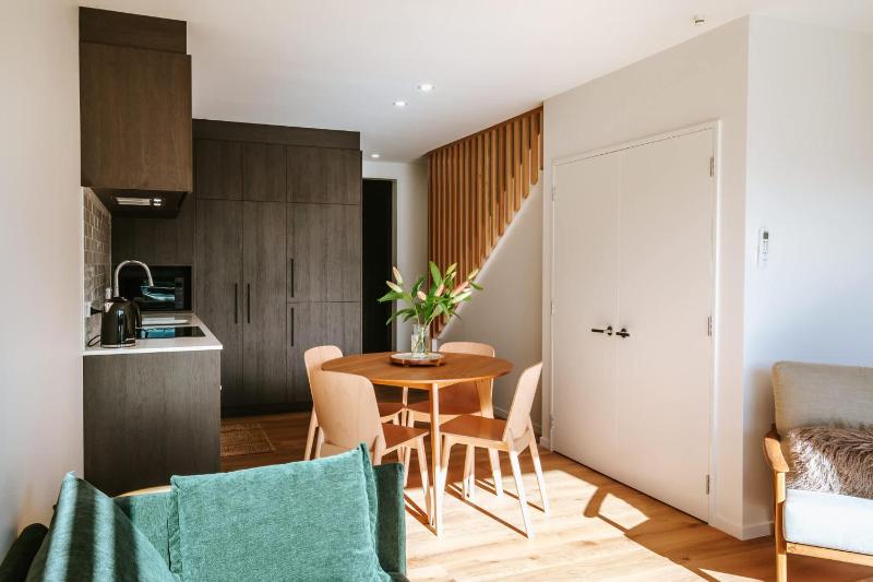 Comfort on Rowley - image 10