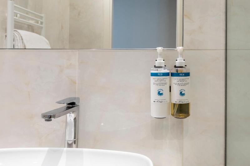 Two Bedroom Suite with Bathtub - No Kitchen image 3