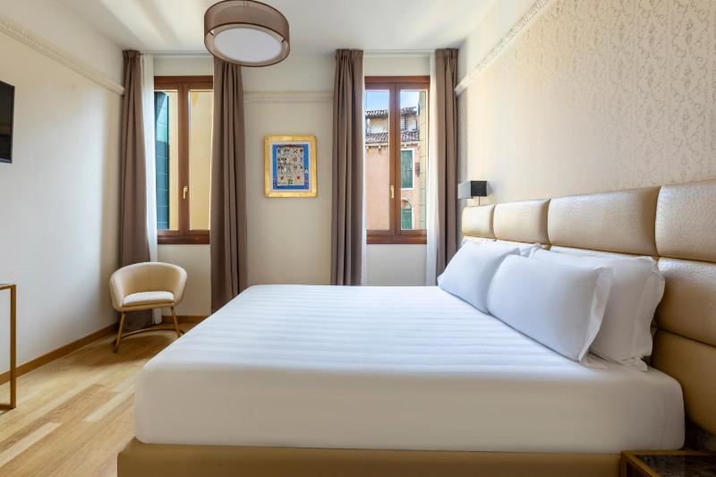 Standard Room image 3