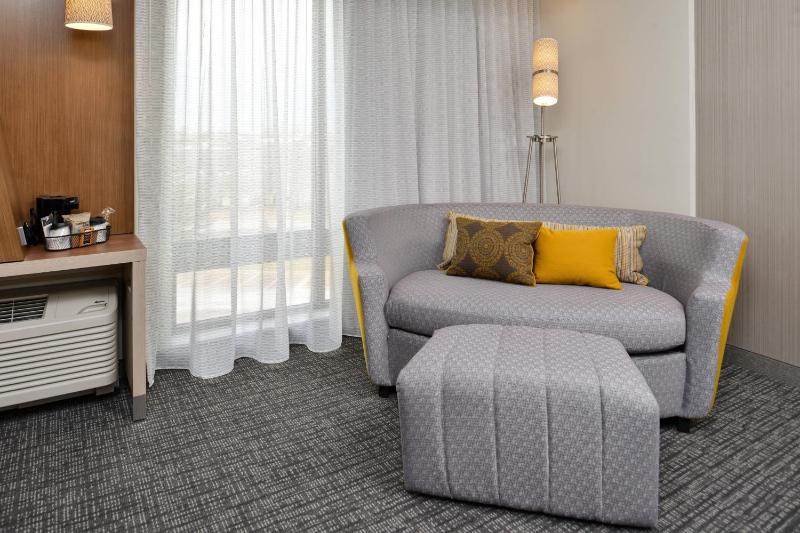 King Room with Sofa Bed image 4