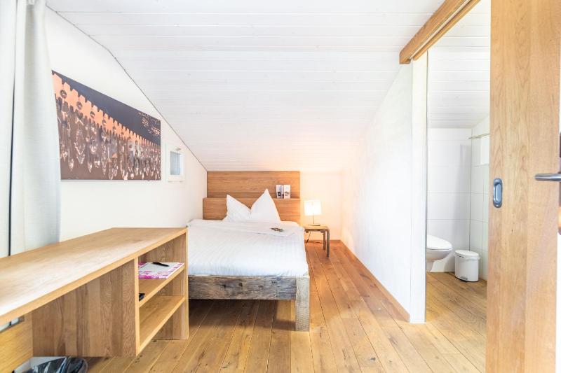 Single Room image 4