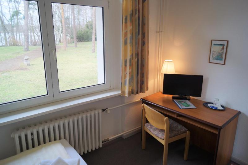 Single Room image 4